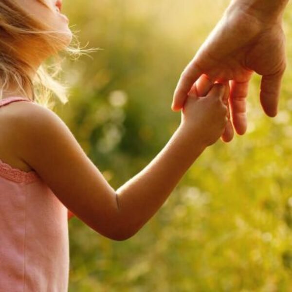 KesherHandHolding-400x400